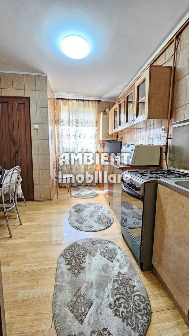 Apartament cu 3 camere, etaj 1, mobilat si utilat, zona CENTRU; - Poză 10