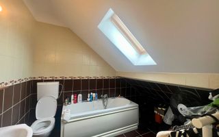 Apartament spatios cu 3 camere pe strada privata - Poză 7