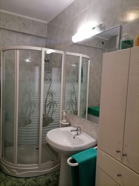 Apartament 3 camere in vila de inchiriat, central, Campina - Poză 4