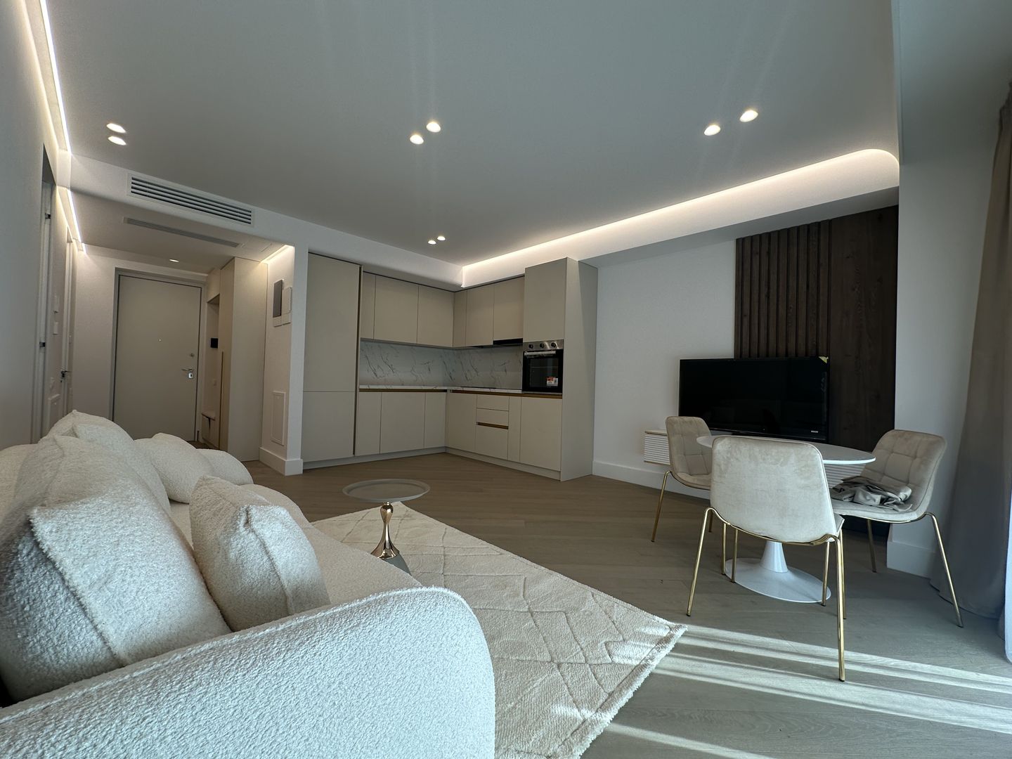 Apartament 2 Camere | Mobilat Lux | Prima Inchiriere - Poză 4