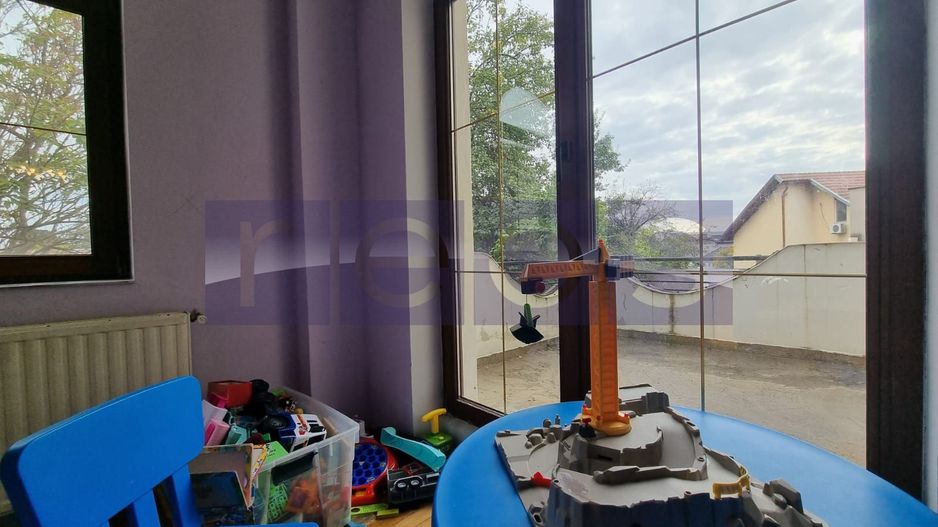 DE INCHIRIAT VILA  D+P+1+2 + CURTE | ZONA PARCUL CAROL - Poză 12