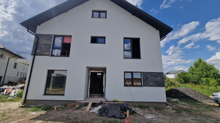 Casă single P+1+M de vânzare în Otopeni - Poză 2