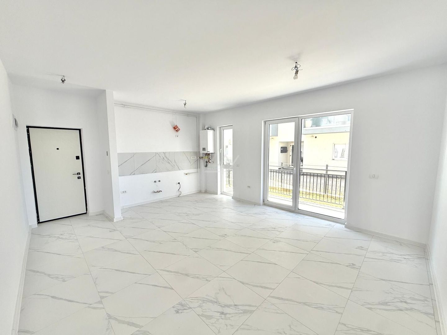 Bloc nou ESO. 1,2,3 Camere . Finisaje la alegere. Terasa 20 mp. - Poză 1