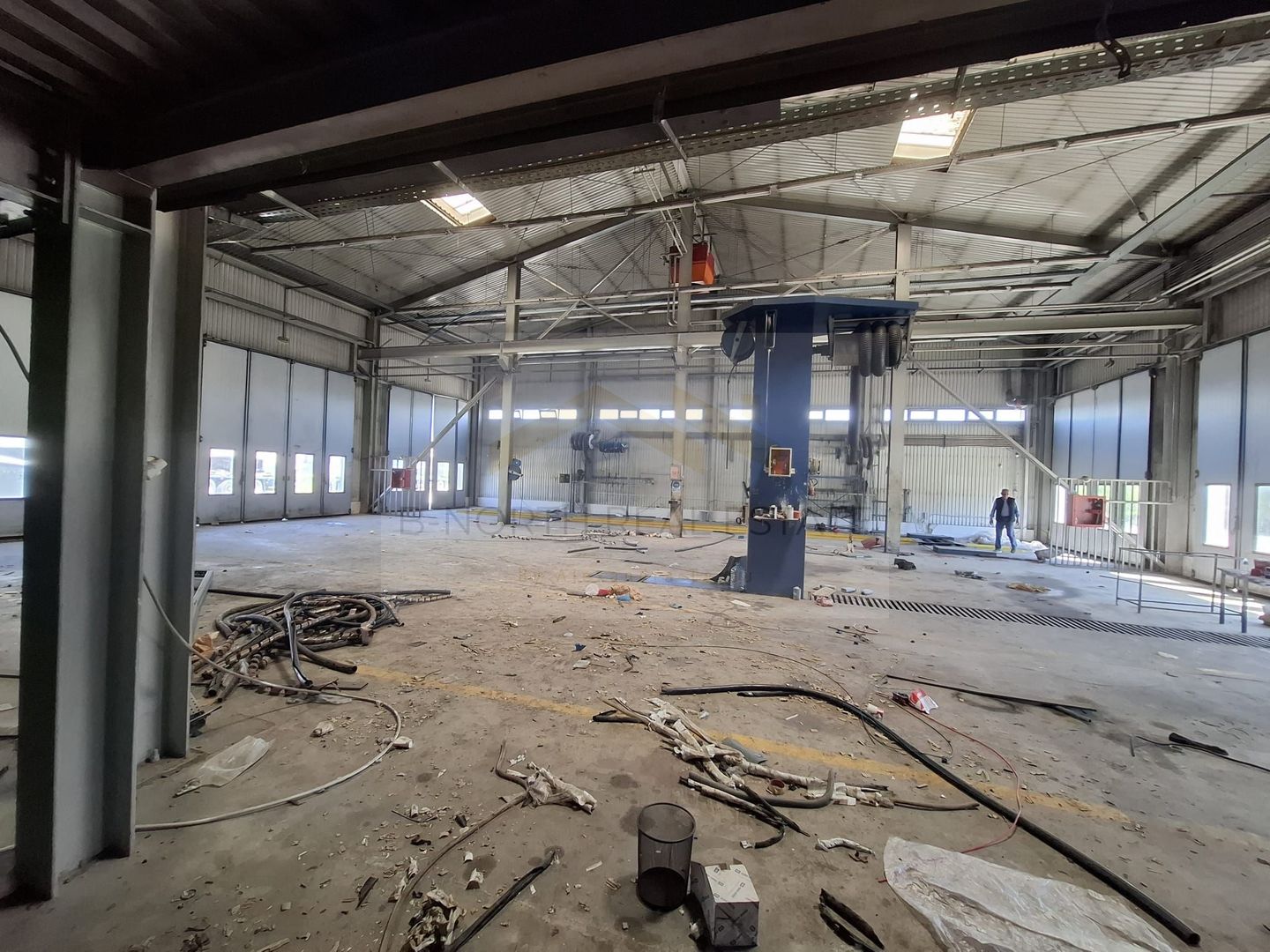 Distribuție /productie 3800 mp -constructie /14.000 mp curte. - Poză 6