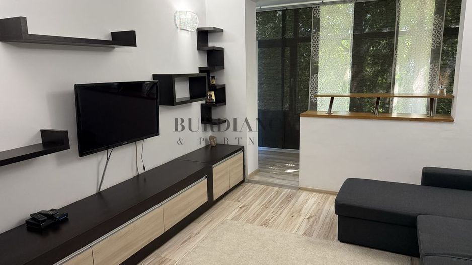 Apartament cu 2 camere de închiriat - Metrou Favorit - Poză 1
