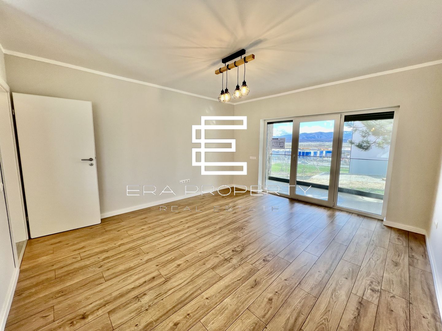 Apartament 2 camere /LA CHEIE/ INTABULAT /zona Aeroport Sibiu - Poză 1