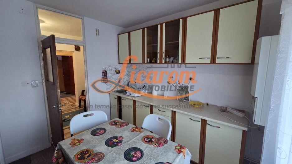 Apartament 3 camere Carpatilor aproape de Spitalul Judetean - Poză 2