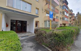 Apartament luminos cu vedere spre biserică, într-un cartier verde și liniștit. - Poză 27