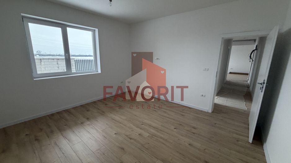 Bloc Nou. Gradina proprie de 103 mp si 2 locuri de parcare inscrise in CF. - Poză 8