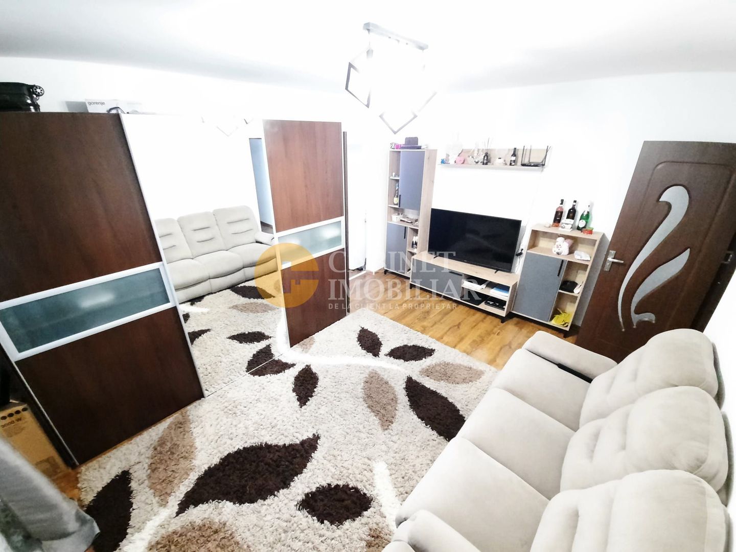Zona Alexandru cel Bun - Apartament 2 camere - Etaj Intermediar - Poză 2
