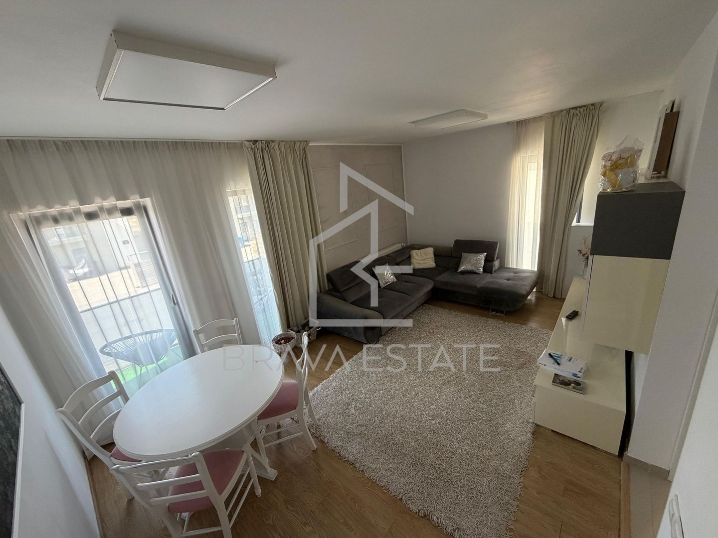 Apartament de vanzare 54 mp ,parcare , zona Borhanci - Poză 1