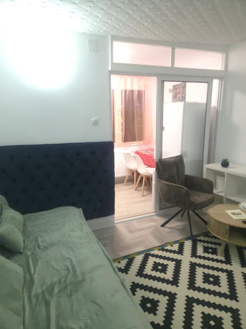 Garsoniera zona Grivitei / regim hotelier - Poză 2