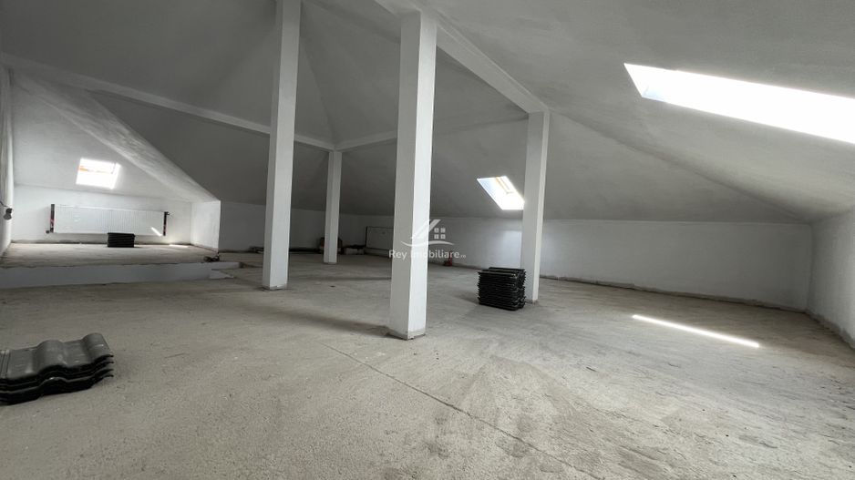 Duplex Modern și luminos 6 cam. la vânzare în Șelimbăr zona Trifoiului - Poză 11