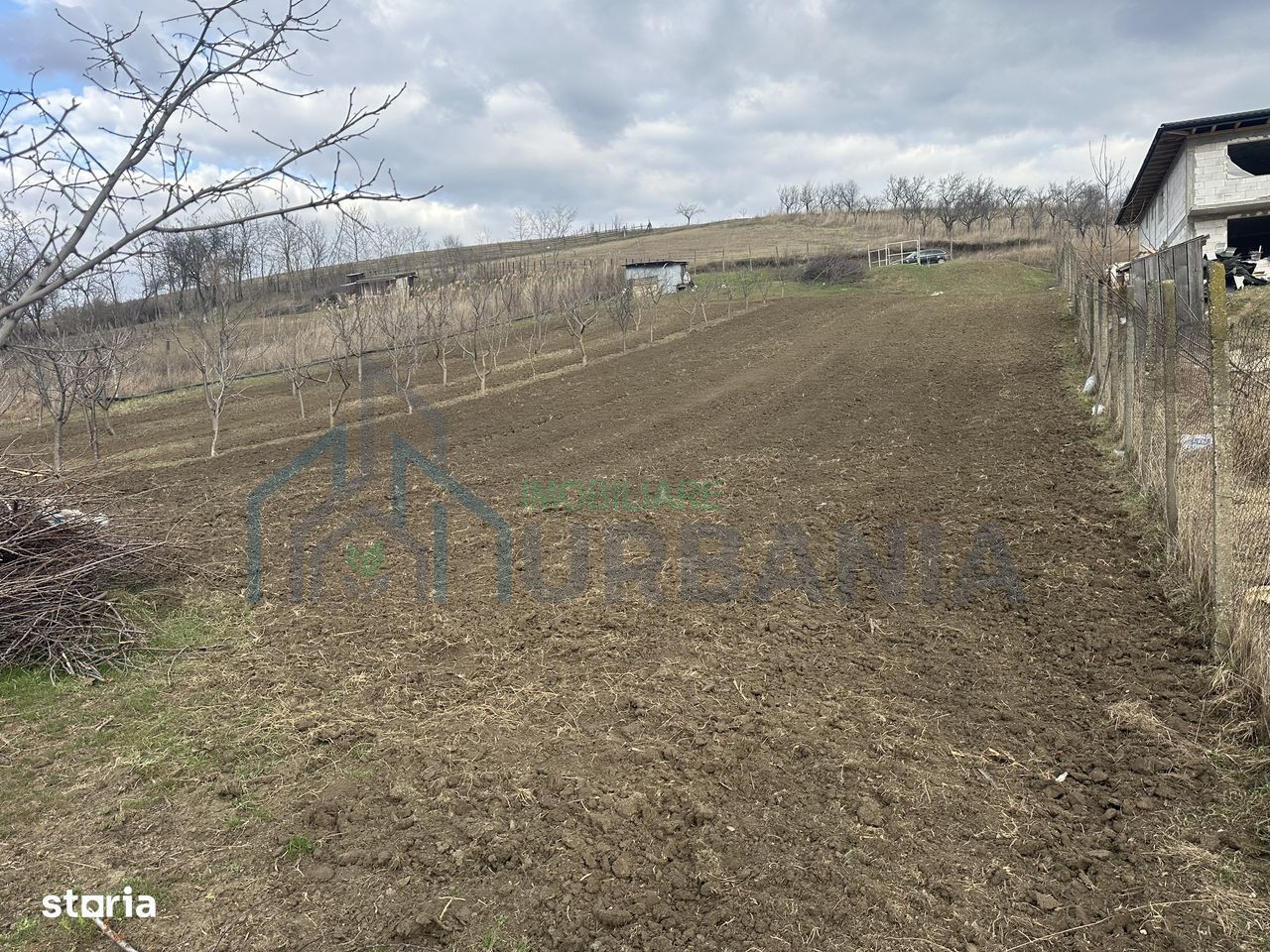 Teren intravilan 1724mp - Poză 2