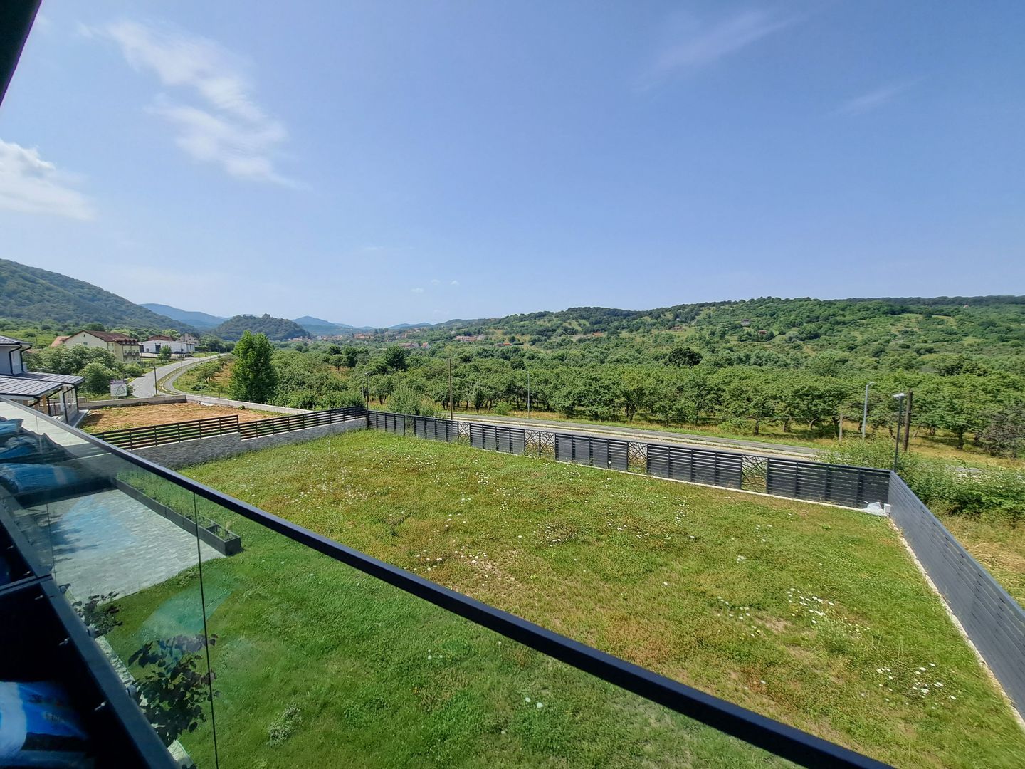 Vilă modernă premium cu piscină interioară, teren 1200 mp și panoramă - Poză 26