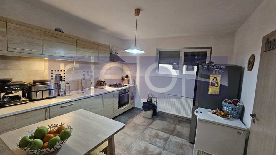 CASĂ P+1 DE VÂNZARE  CARTIERUL LATIN – TEREN 400 MP  - GARAJ - Poză 13