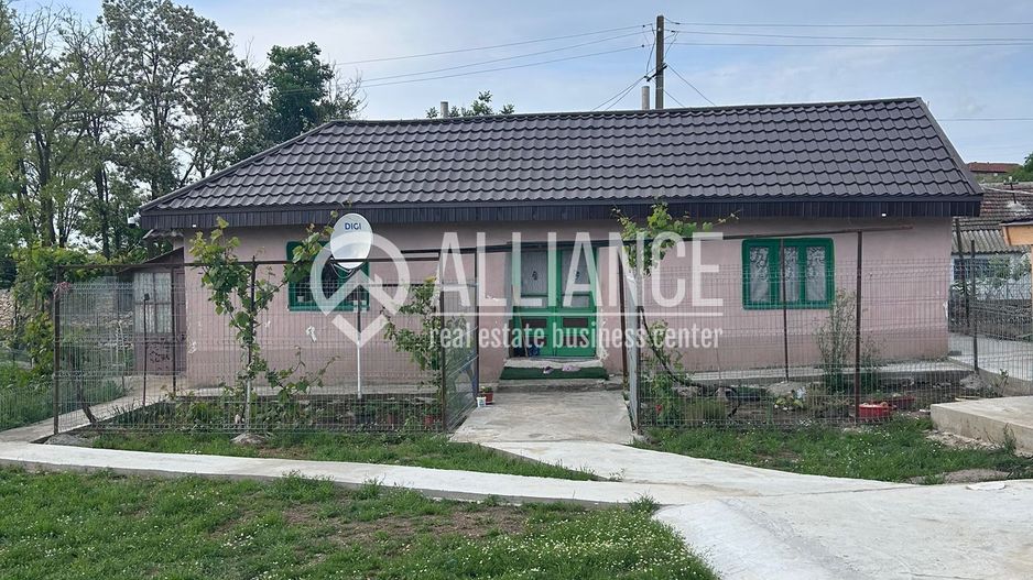 SAT CERCHEZU Casa 4 camere cu gradina! - Poză 1
