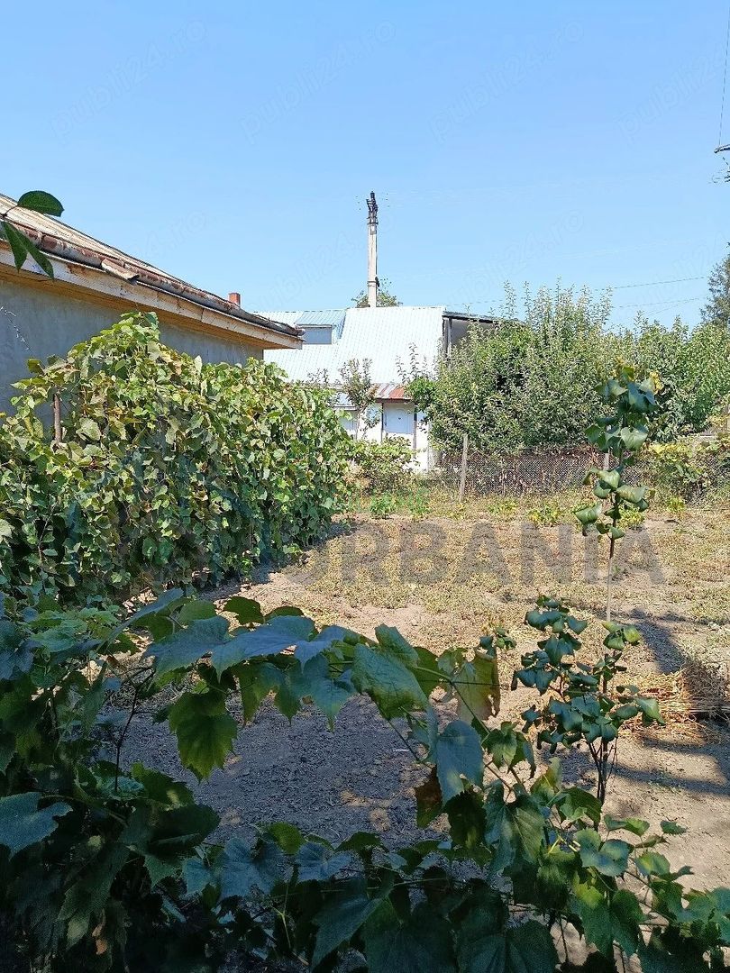 Casă construită în 1975, teren 450 mp, Sarca - Poză 1