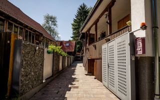 Casă individuală cu 5 camere și curte proprie - în Cisnădioara - Poză 3