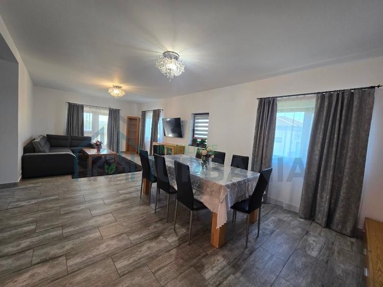 Casă individuală de vânzare în Valea Adâncă, zona 5 Drumuri – 560 mp teren, 176,63 mp construit - Poză 1