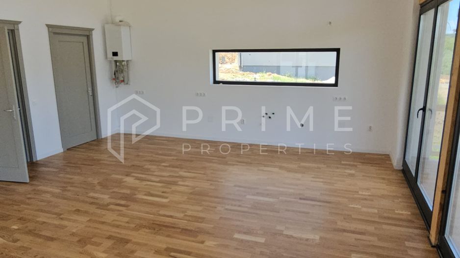 Vilă chalet modern cu perete panoramic de sticlă - Livezeni, Mureș - Poză 4