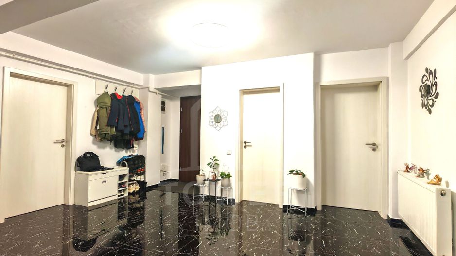 Penthouse 116 mp, terasă generoasă- vedere panoramică, compartimentare excelenta - Poză 3
