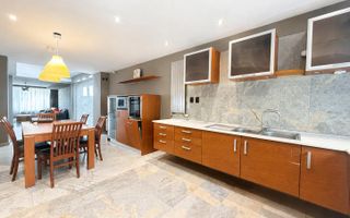 Casa de 360 mp cu sauna si garaj dublu de inchiriat in zona Buna Ziua - Poză 8