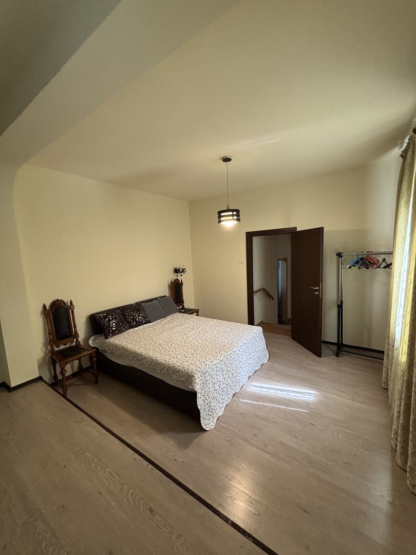 Apartament privat la casa la 5 minute de Piața Victoriei - Poză 13
