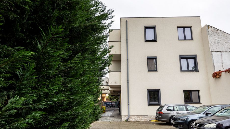 VÂNDUT! Apartament nou, ultracentral, cu loc de parcare privat - Poză 2