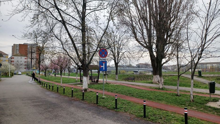 Chirie, 2 dormitoare, str. Sovata. 400 E/lună negociabil. Comision 0. - Poză 17