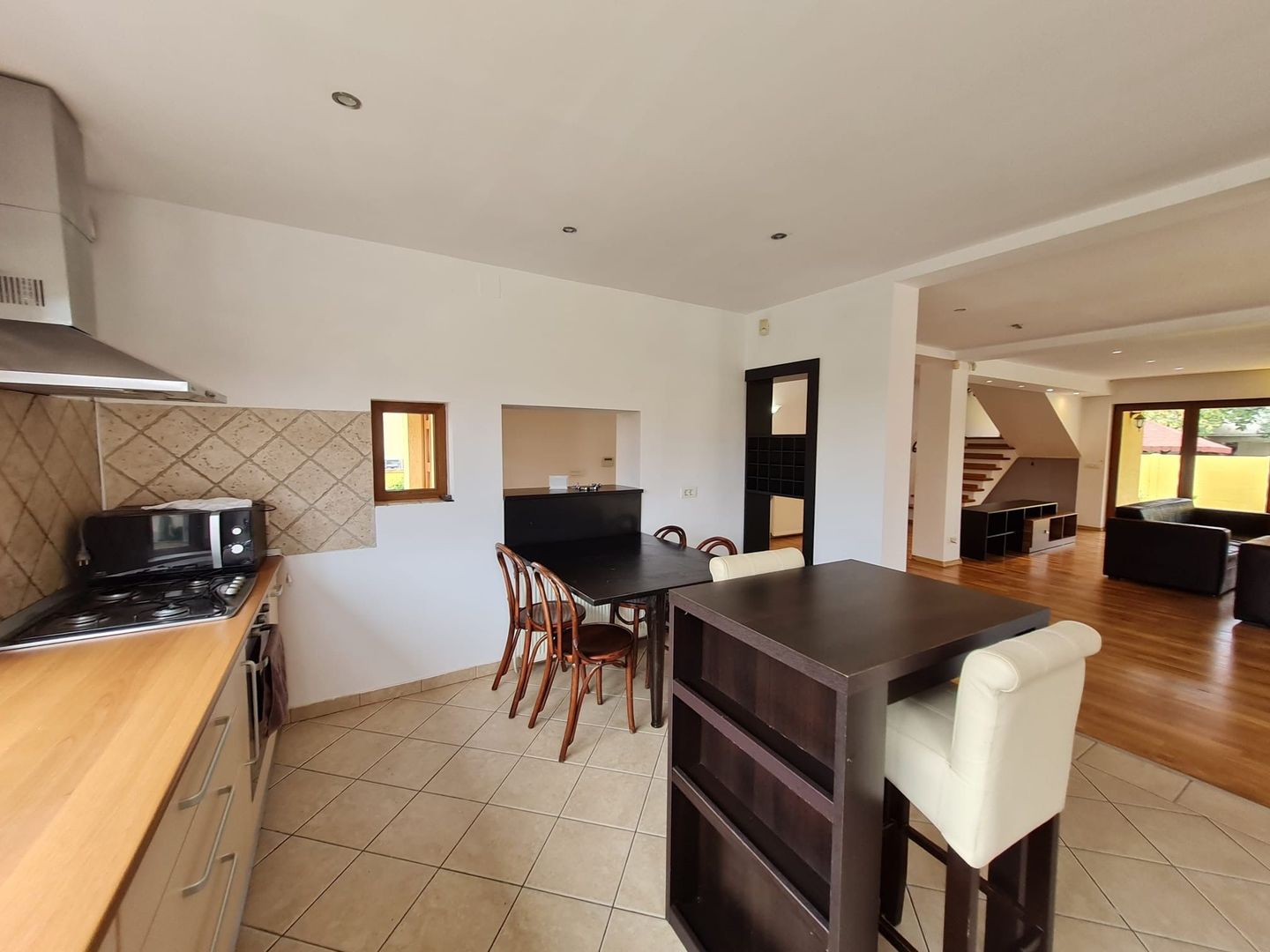 Super oferta!!!Vila spațioasă în Ghiroda! - Poză 3