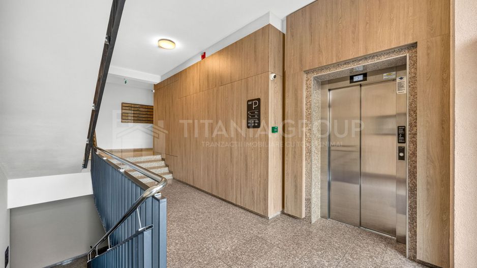 Studio modern | Kasper Coresi | Parcare & boxă - Poză 16