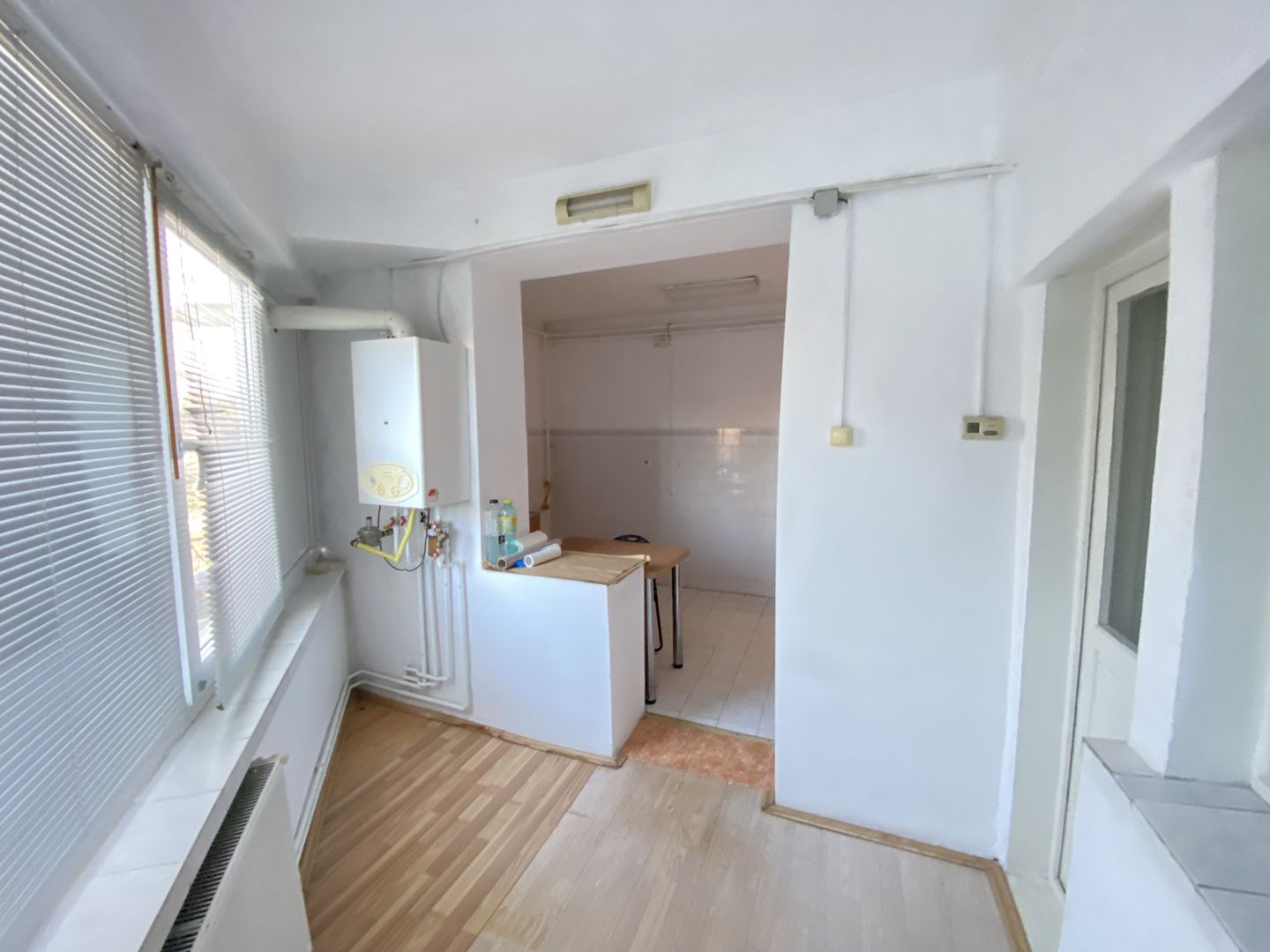 Apartament 2 Camere, Decomandate, Etaj 1, Centrala, Fabric, Comision 0 - Poză 1