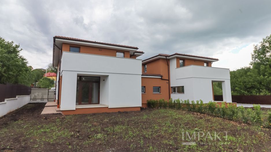 Case cuplate 5 camere si teren de 700 m2 in Feleacu - Poză 37