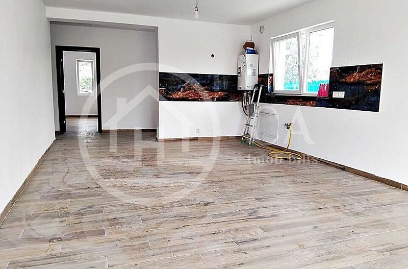 Casa de vanzare cu 4 camere in zona Matei Corvin, Oradea - Poză 4