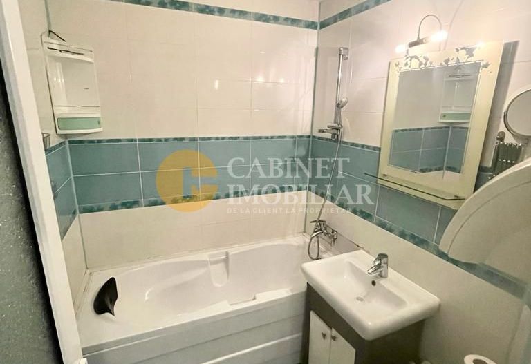 Apartament cu 3 camere decomandat - Etaj 1 - 67 mp - Podu Ros - Poză 5