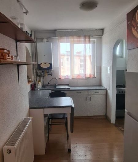 BRASADAS vinde ap 2 cam etaj 44 zona ultracentrala. - Poză 3