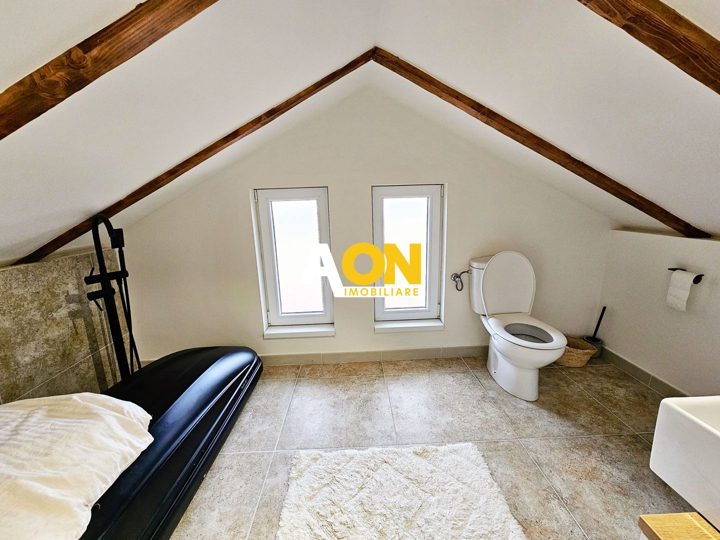 Casa noua, 3 camere + mansarda, mobilata, utilata, 342 mp teren - Poză 15