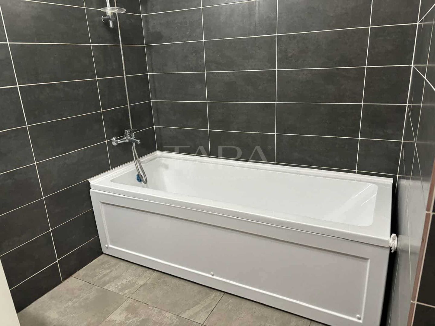 Apartament 2 camere semidecomandat în Florești – parter înalt. - Poză 7