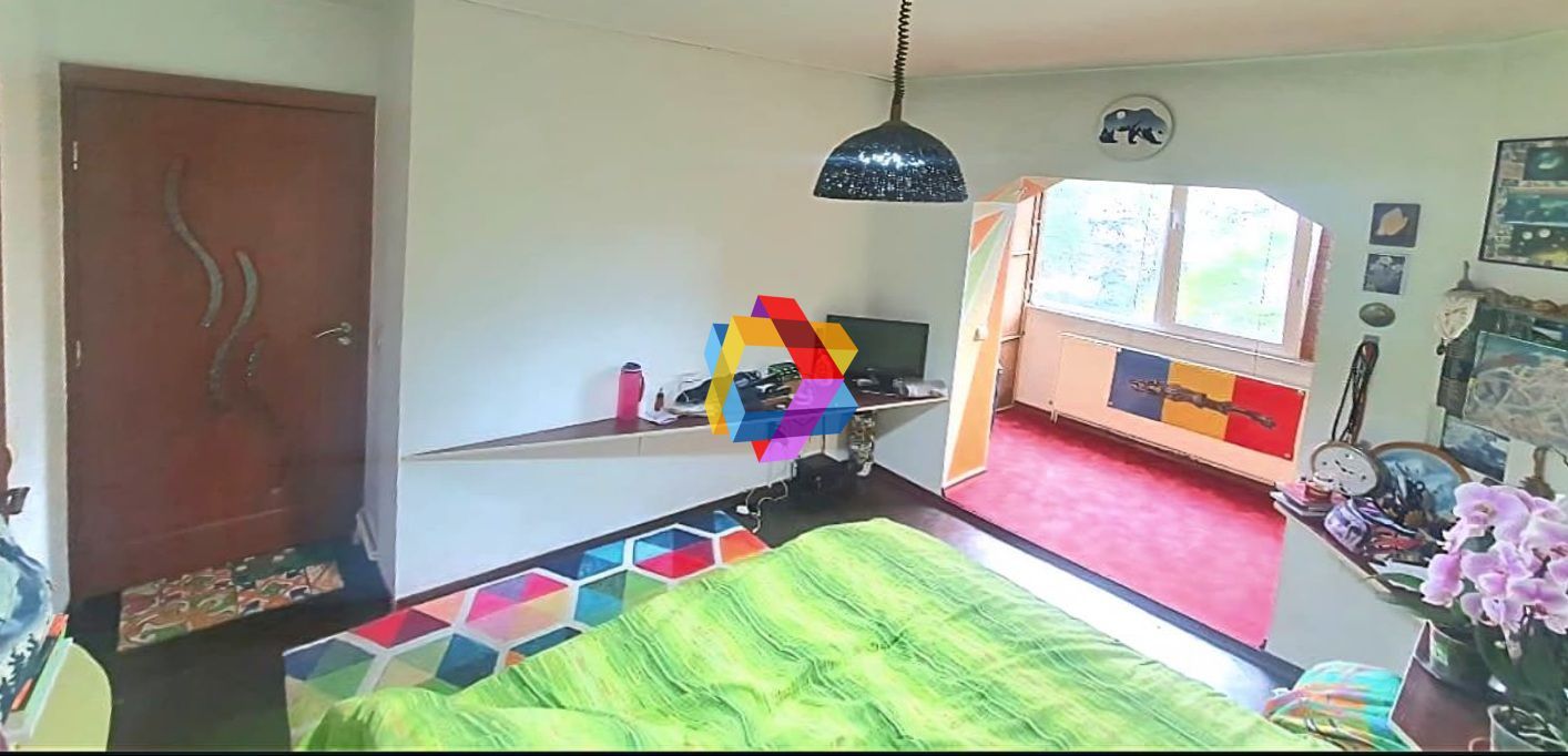 Apartament cu patru camere, zona Tractorul 90 mp - Poză 5