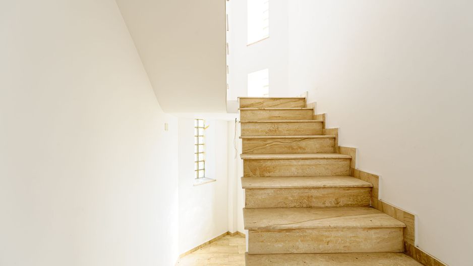 Clădire comercială în zona Grădiște. - Poză 9