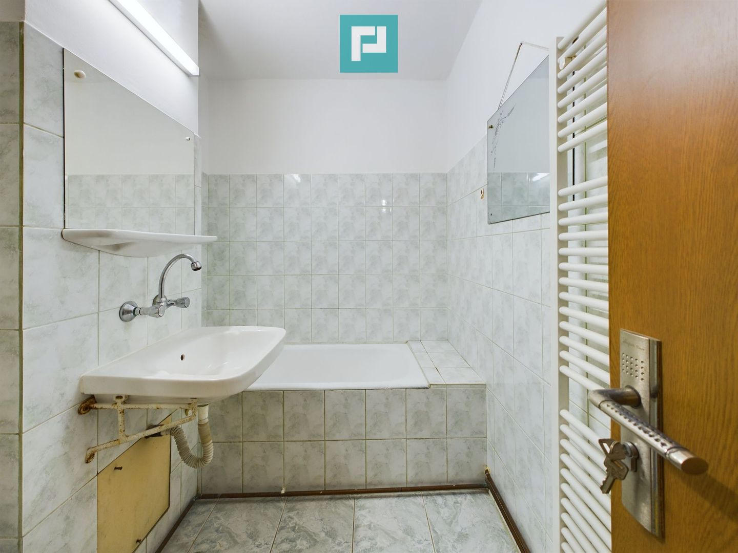 Apartament cu 3 camere în Zona 300 - Poză 10