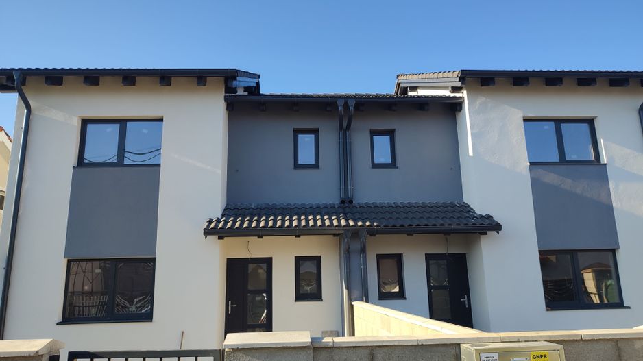 Sacalaz, 1/2 Duplex pe Etaj, 4 Camere,2 Bai,Terasa Acoperita - Poză 1