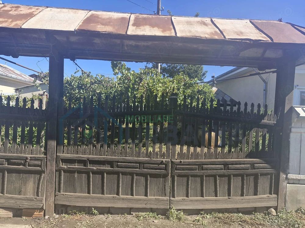 Proprietate cu destinație gospodărească, Izvoarele, comuna Răchiteni, Iași - Poză 1