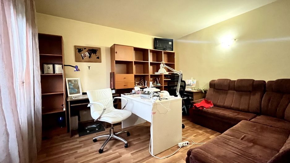 Casă spațioasă, confort ridicat, garaj și teren generos, zona Aradului - Poză 19