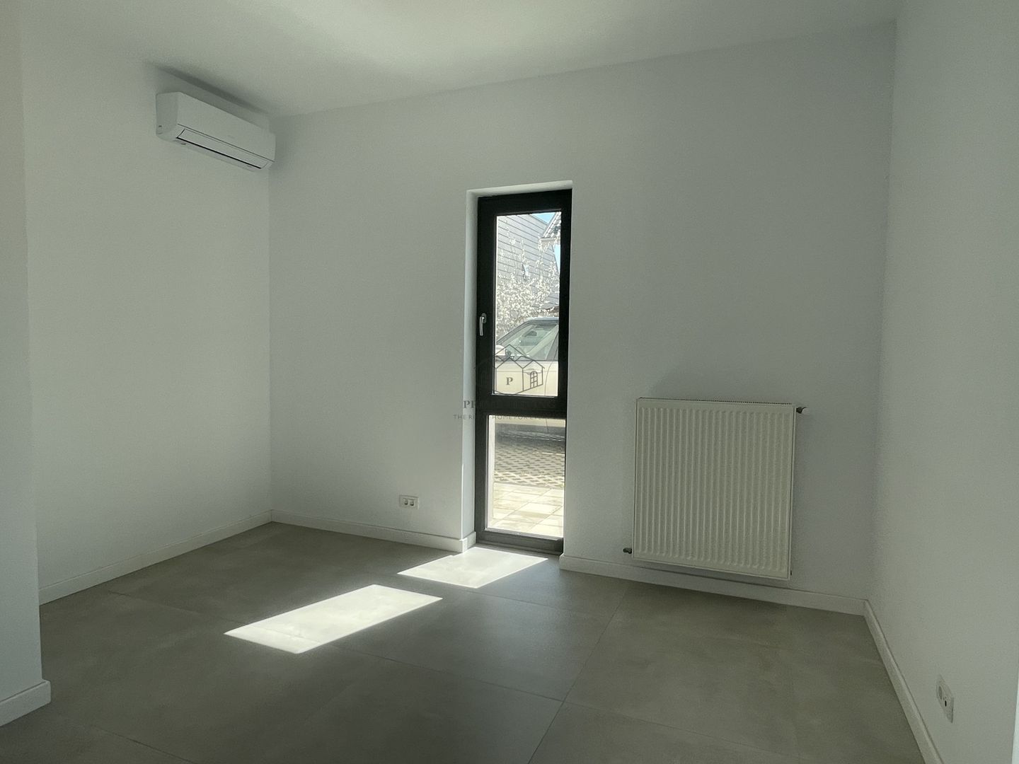 VILA NOUA SI MODERNA CU 5 CAMERE LA INCHIRIERE IN OTOPENI - Poză 18