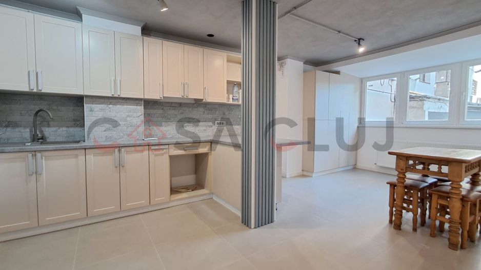 La Cheie, Manastur, Piata Flora!! - Poză 1