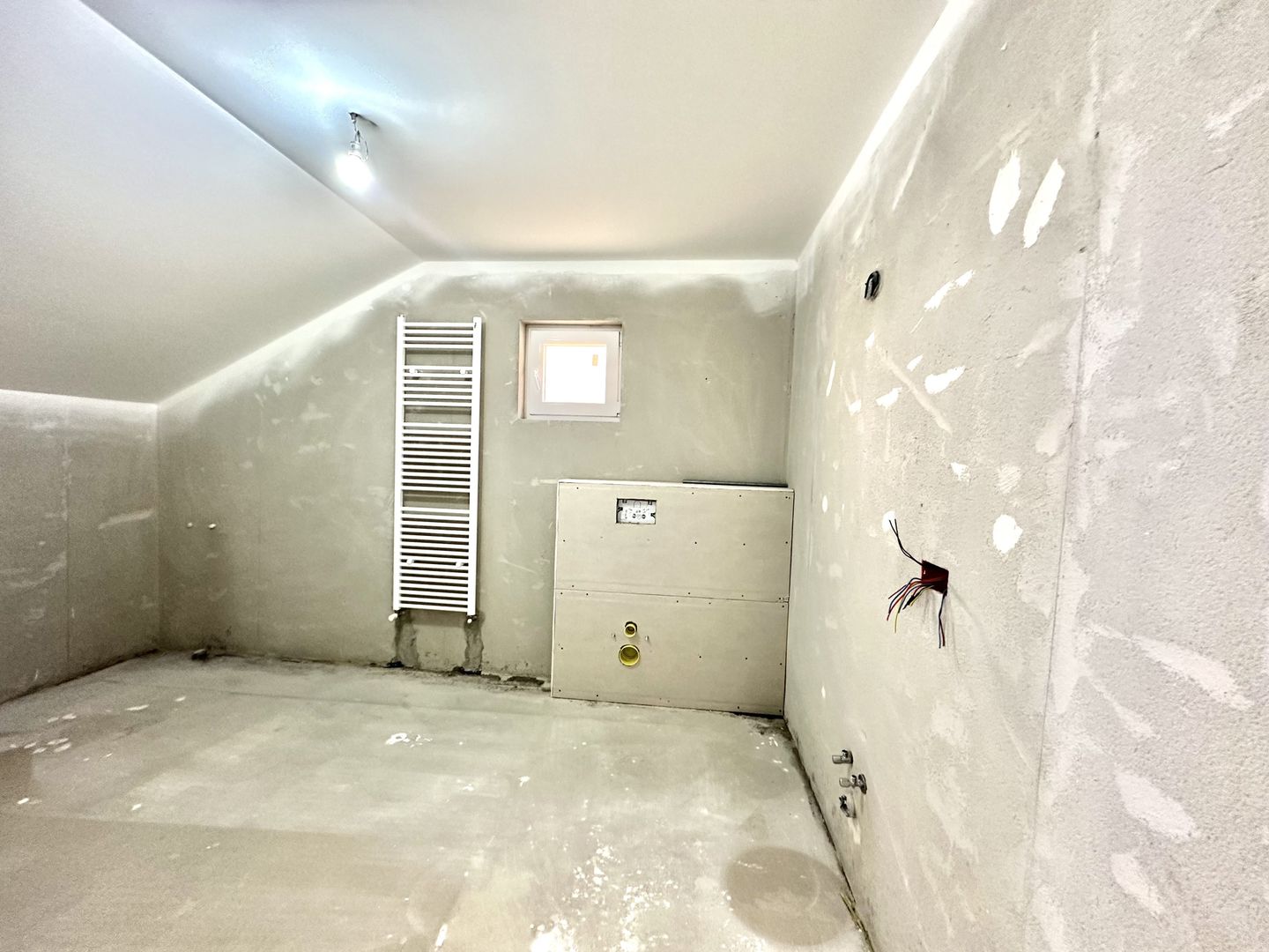 Casă individuală de vanzare  cu garaj și curte proprie – Hălchiu - Poză 23