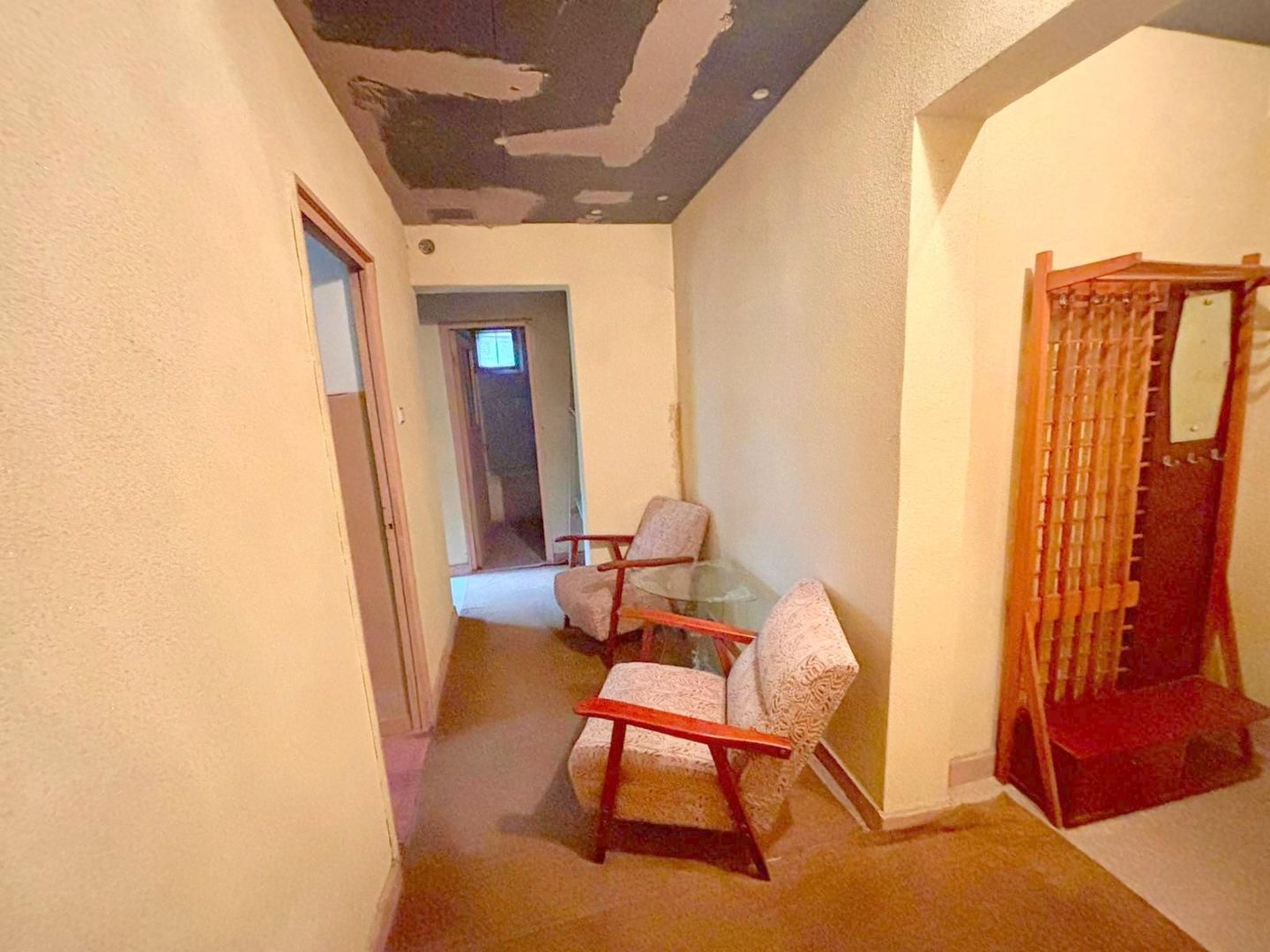 Exclusivitate - Apartament 2 camere în Micro 17, parter, de renovat - Poză 2