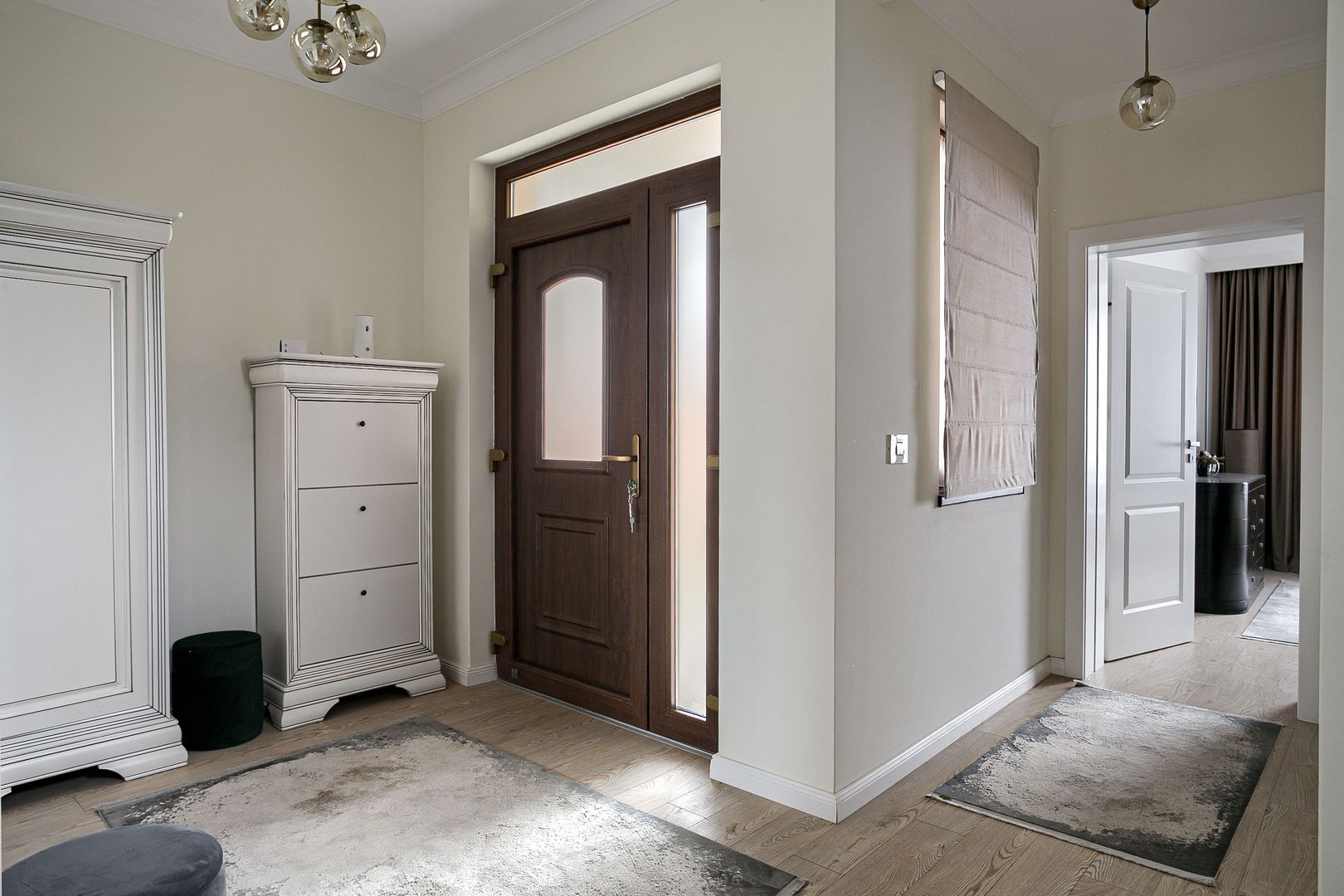 Vilă elegantă de închiriat în Subcetate - Poză 3